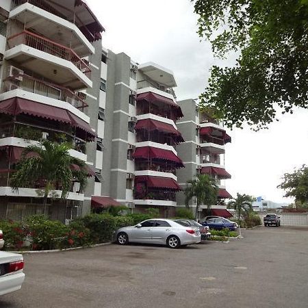 Worthington Towers Apartment 金斯敦 外观 照片