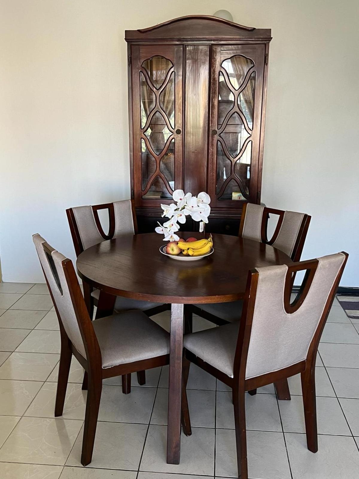 Worthington Towers Apartment 金斯敦 外观 照片